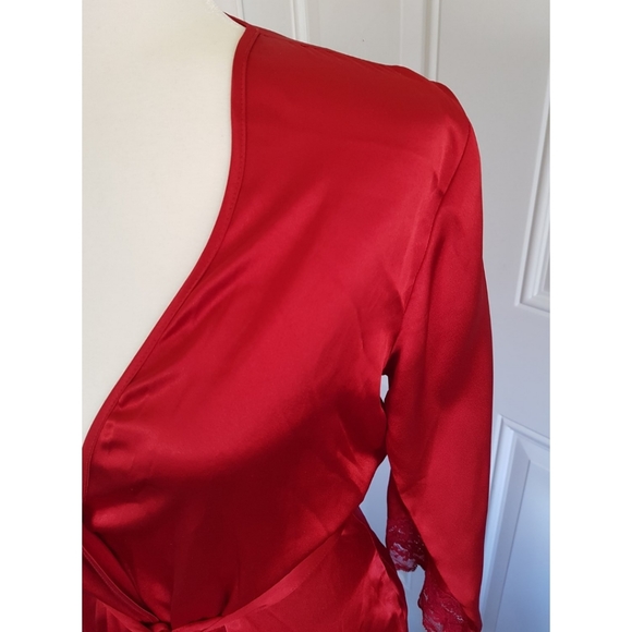Calvin Klein Red Satin Robe - Picture 3 of 16